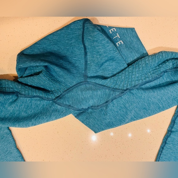 SOLD Alphalete | Revival High-Waist Seamless Leggings in Cayman Blue Size Medium - Picture 3 of 8